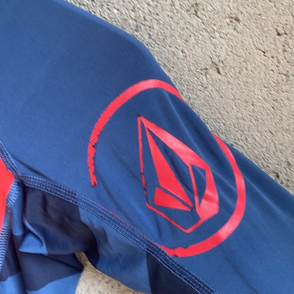 Sz S Kids Volcom Youth Rashguard - Picture 3 of 12